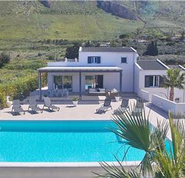 5 bedroom villa with infinity pool, Castellammare del Golfo, sleeps 9